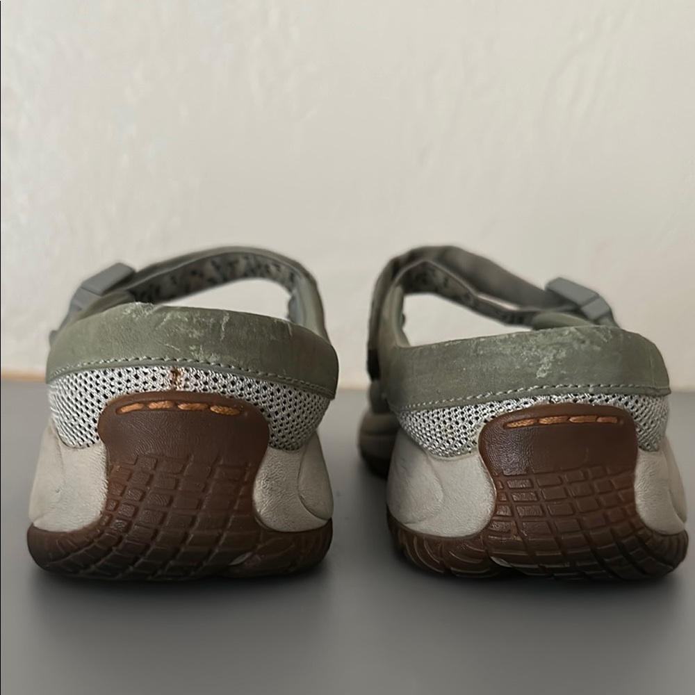 Merrell Green Mary Jane casual Shoes with Floral Strap - Picture 4 of 10